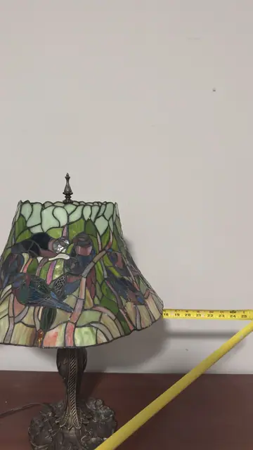 Tiffany-Style Stained-Glass Table Lamp with Birds - detail