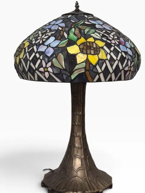 Tiffany-Style Sunflower Stained Glass Table Lamp - detail