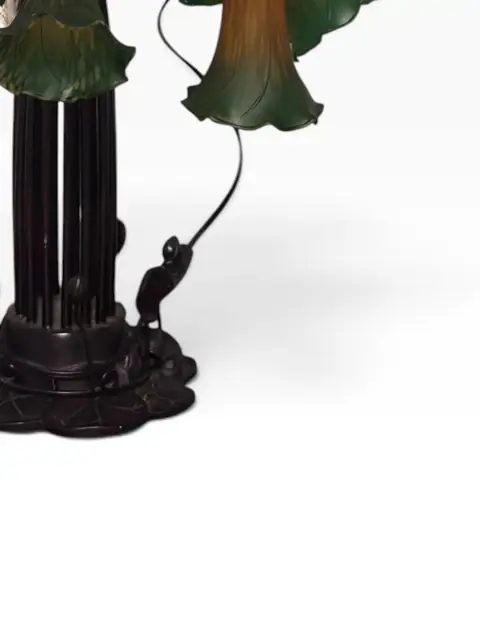 Tiffany-Style Twelve-Light Lily Table Lamp - detail
