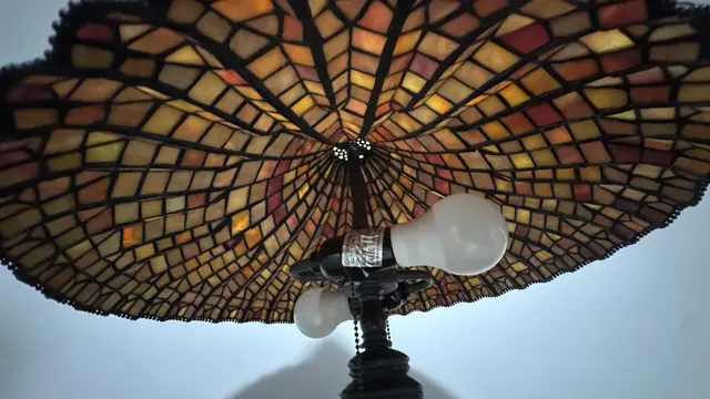 Tiffany-Style Umbrella Table Lamp with Peach Mosaic Shade - detail