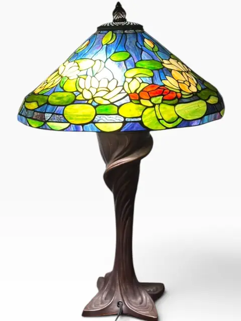 Tiffany-Style Water Lily Stained-Glass Table Lamp - detail