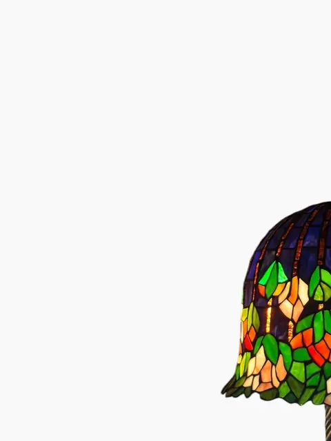 Tiffany-Style Wisteria Stained-Glass Table Lamp - detail