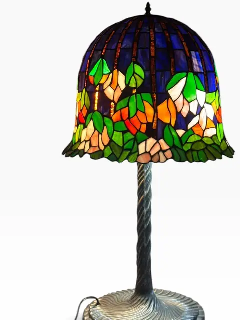 Tiffany-Style Wisteria Stained-Glass Table Lamp - detail