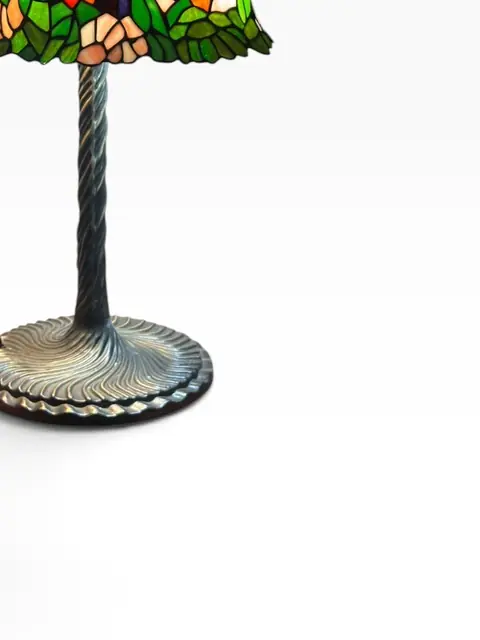 Tiffany-Style Wisteria Stained-Glass Table Lamp - detail