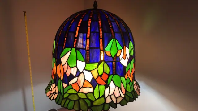 Tiffany-Style Wisteria Stained-Glass Table Lamp - detail