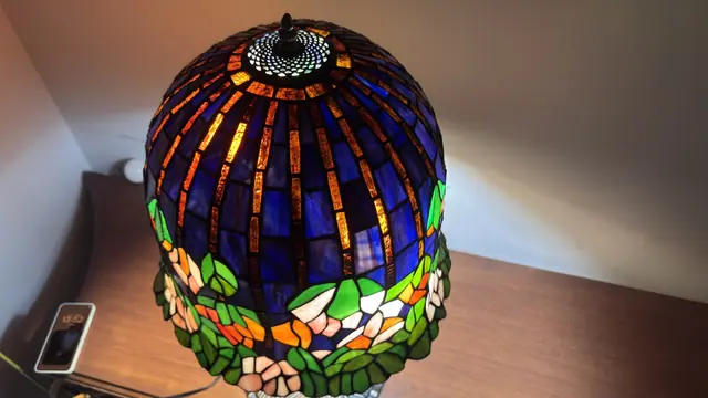 Tiffany-Style Wisteria Stained-Glass Table Lamp - detail