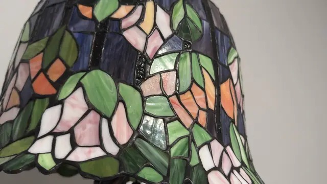 Tiffany-Style Wisteria Stained-Glass Table Lamp - detail