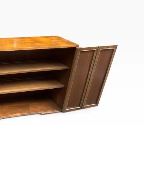 Traditional Mahogany Bookcase Cabinet - detail